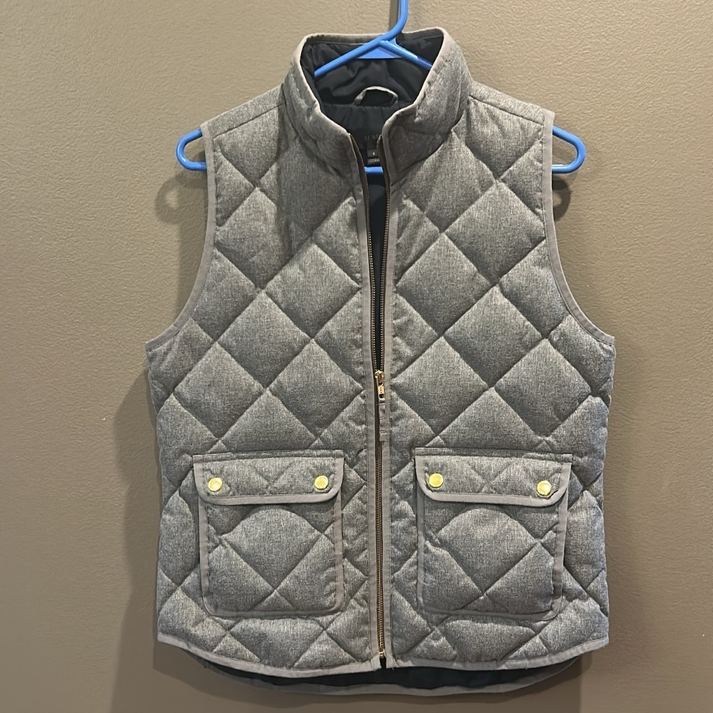 J. Crew Excursion Gray Quilted Puffer Vest Size Small - Picture 4 of 7